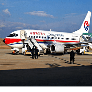 白莲空运航空快运业稳步发展的原因是什么？